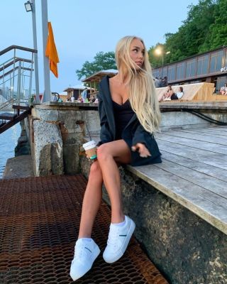 самая дешевая шлюха Оленька, 24 лет