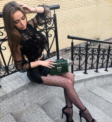 Камила — проститутка с большой грудью